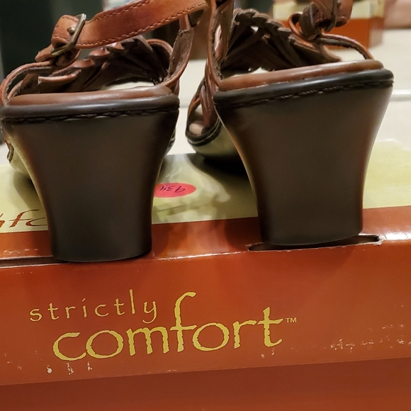 Wedge Heel Leather Open Weave by Strictly Comfort w/Original Box - Picture 13 of 15